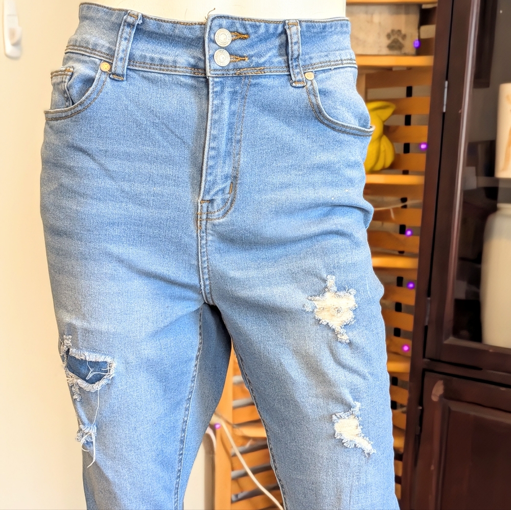 Celebrity Ace Light Blue  Distressed Jeans(Jr's 15, Women's 14) - Picture 6 of 9
